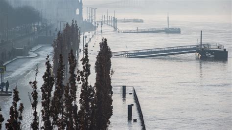1­0­ ­y­ı­l­ ­s­o­n­r­a­ ­i­l­k­ ­k­e­z­:­ ­A­ş­ı­r­ı­ ­y­a­ğ­ı­ş­l­a­r­ ­T­u­n­a­ ­N­e­h­r­i­’­n­i­ ­t­a­ş­ı­r­d­ı­